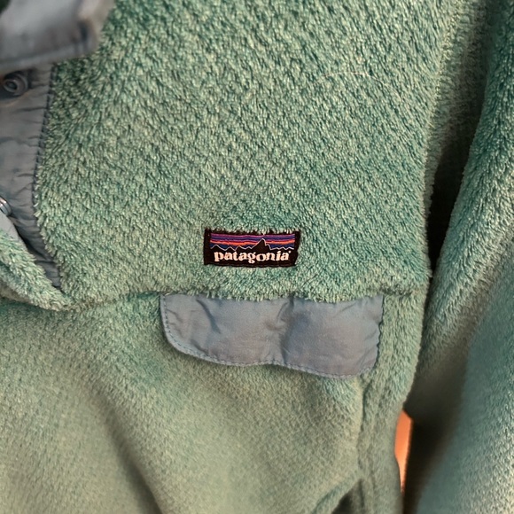 Patagonia Women’s Re-Tool Turquoise Fleece Jacket - Picture 6 of 9
